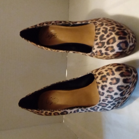 Leopard Print City Streets Heels - Picture 1 of 4